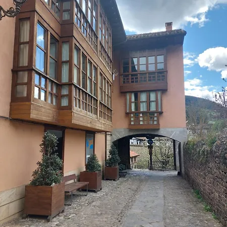 Centrico En El Casco Antiguo De *