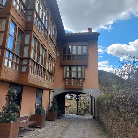 Centrico En El Casco Antiguo De *