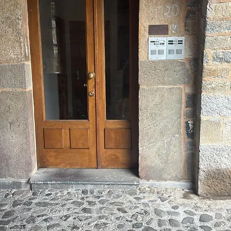 Centrico En El Casco Antiguo De *